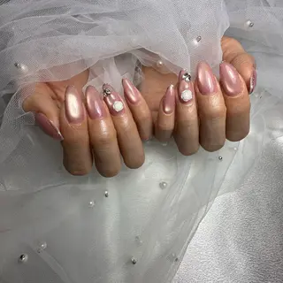 ネイル repos~ルポ~所属・里見 麗のネイルデザイン