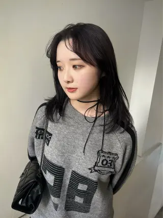 セミロング 大人っぽ透明感カラー 🦢MOMOHA🦢のヘアスタイル