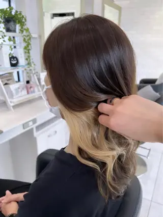 ロング カラー 岩本 菖のヘアスタイル