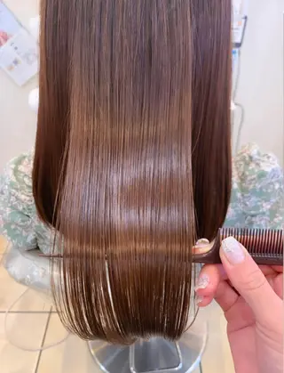 セミロング 岩本 菖のヘアスタイル