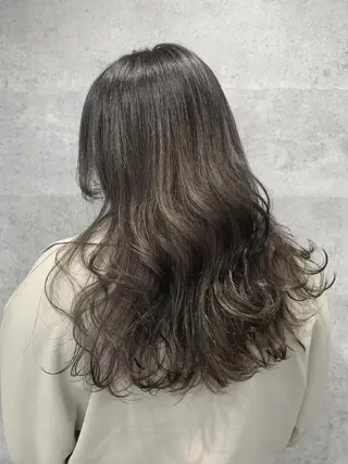 セミロング _WHITE 天神店のヘアスタイル