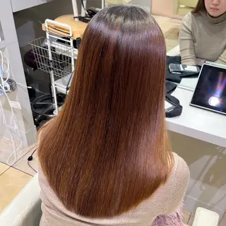 セミロング ハイトーン×推し カラー💫Miyuのヘアスタイル