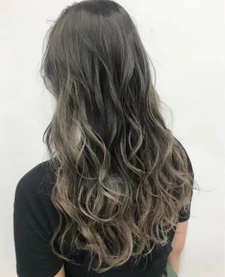 ロング カラー パーマ ヘアアレンジ 【公式】amble luxe池袋東口🩷のヘアスタイル