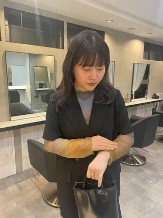 セミロング カラー 渋谷 留菜のヘアスタイル