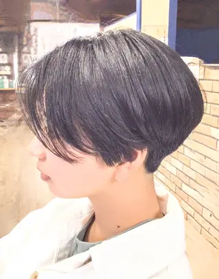ショート 岡本 小百合のヘアスタイル