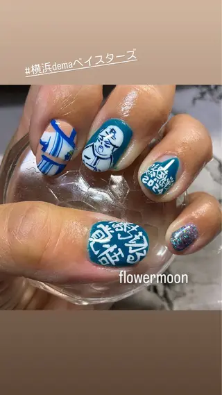 ネイル フラワー ムーンのネイルデザイン