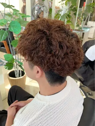 パーマ メンズ 丁寧な施術で、 朝が楽になる髪のヘアスタイル