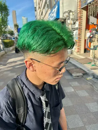 ショート カラー メンズ 穐田 航のヘアスタイル