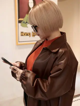 ショート カラー (h)wim ウィムのヘアスタイル