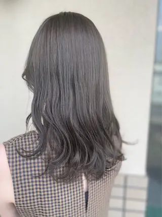 ロング カラー 沢田 瞳のヘアスタイル