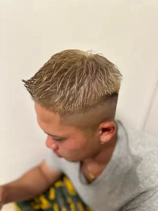 カラー メンズ MOE ~ EIGHT ~のヘアスタイル