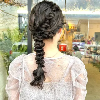 ミディアム ヘアアレンジ kyoka .のヘアスタイル