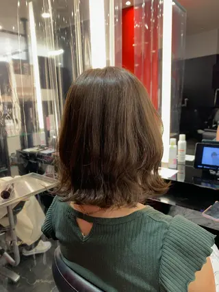 ショート カラー 艶髪/白髪ぼかし ヘッドスパ/大野結菜のヘアスタイル