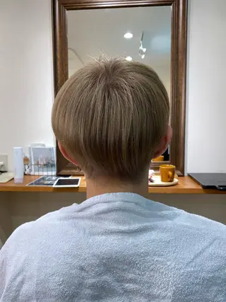 ショート カラー 佐治 梨乃のヘアスタイル