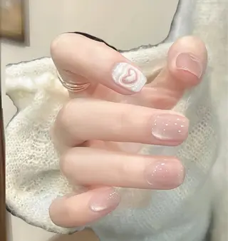 ネイル 石井 百合のネイルデザイン