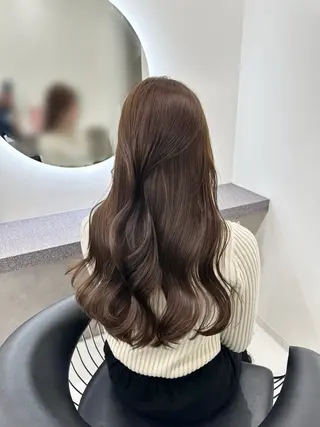 ロング カラー 塩入ひろの、韓国ヘア 梅田/束感まつ毛のヘアスタイル