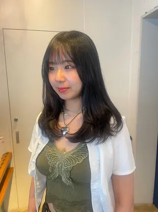 ミディアム カラー RIN／韓国ヘア レイヤーカットのヘアスタイル