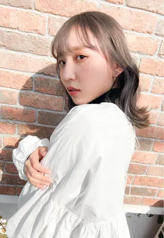 セミロング カラー YURAGI🤍 SAEのヘアスタイル