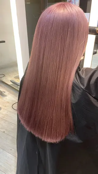 ロング カラー ブリーチ/髪質改善/ ハイトーン/暖色のヘアスタイル