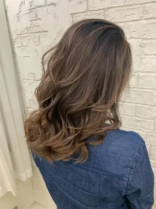 セミロング 🇺🇸ハイライト特 化美容師🇺🇸漆沢のヘアスタイル