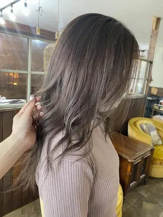 セミロング カラー miloc🫧 MOMOYOのヘアスタイル