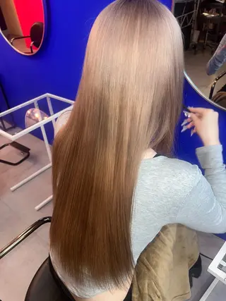 ロング AIRA/ブリーチ ‪/透明感カラーのヘアスタイル