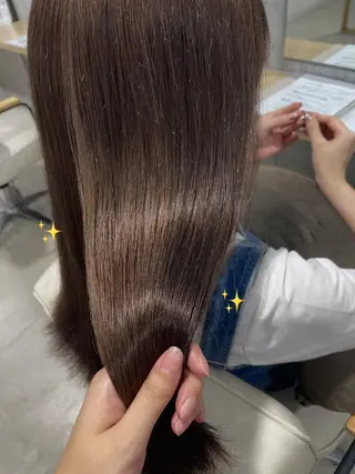 ロング カラー nia所属・柔らかブラウン/栄/ tomitaのヘアスタイル