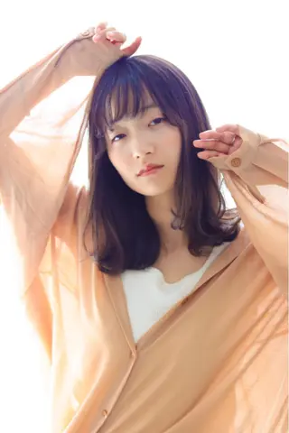 ミディアム 透明感カラー│ レイヤーヘア中居美樹のヘアスタイル