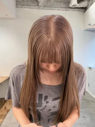 ロング カラー maruquee de mashu所属・モモコ/ブリーチ/ ミルクティカラーのヘアスタイル