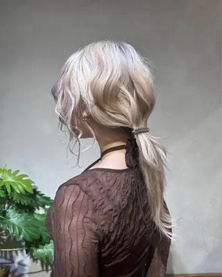 ロング ハイトーン/ピンク カラー/めい🎀のヘアスタイル