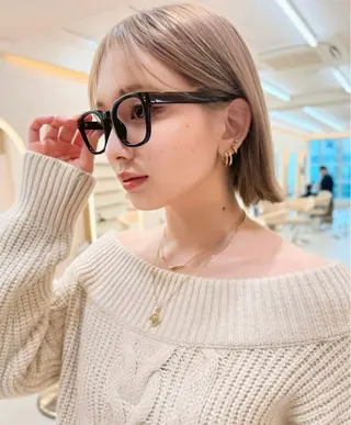 ミディアム ショート・透明感 カラーconomiのヘアスタイル