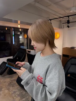 カラー 吉松 ここみのヘアスタイル