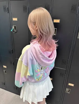 セミロング カラー ヘアアレンジ ハイトーン特化🤍 浦住のヘアスタイル