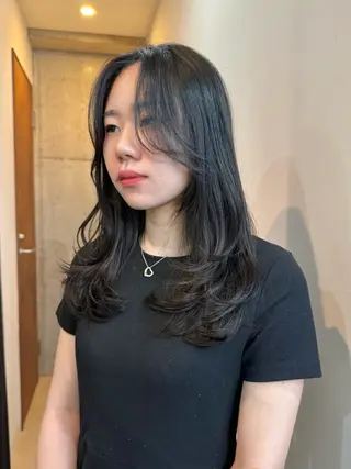 セミロング 切りっぱなしボブ/ ブリーチカラー/大塚のヘアスタイル