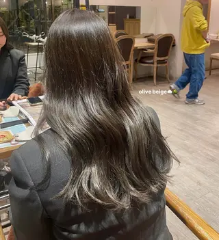 ロング 南場 智美のヘアスタイル