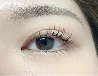 パーマ りな☘️ 池袋のマツエク・マツパデザイン