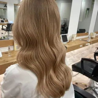 ロング カラー パーマ ヘアアレンジ 厚地 伽寧のヘアスタイル