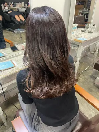 ミディアム レイヤーカット/ 縮毛矯正/ミサキ💐のヘアスタイル