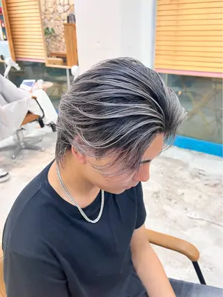 ショート カラー Mirareee tokyo所属・バレイヤージュ/ シャドウルーツ/安室のヘアスタイル