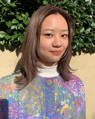 セミロング カラー haco＋所属・圧倒的デザイン力 店長🎨RENAのヘアスタイル