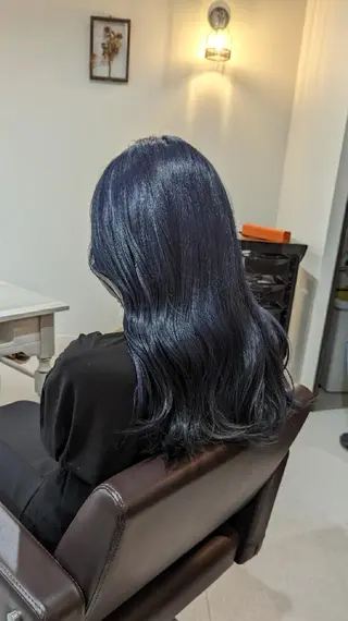 ロング ウルフ/レイヤー/ ブリーチ/牧原歩夢のヘアスタイル