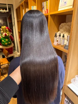 セミロング afloatkobe所属・美髪/髪質改善 川口凌弥のヘアスタイル