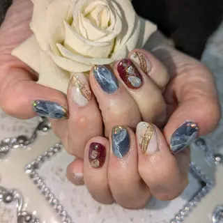 ネイル エステとネイル ローズコンフォートのネイルデザイン