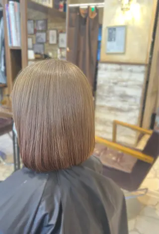 カラー 栗林 萌々のヘアスタイル