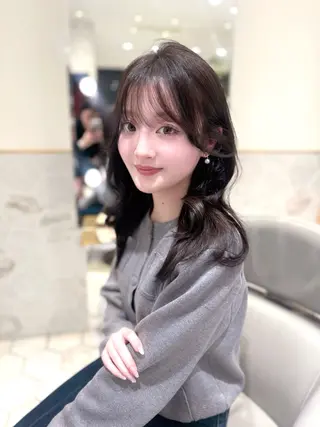 ロング カラー costes 今井芽依のヘアスタイル