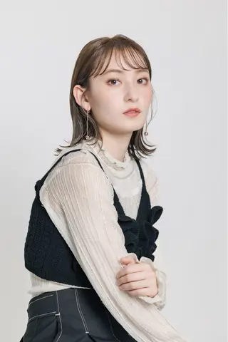 ミディアム hoNua. 栄/透明感カラーのヘアスタイル