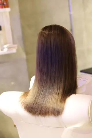 セミロング カラー アドミラルYoshi oのヘアスタイル