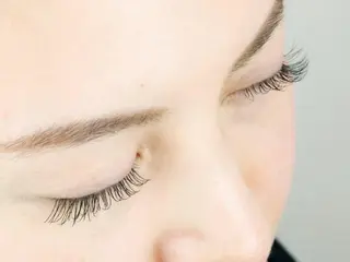 マツエク・マツパ SIERA シエラ 小林の眉毛・アイブロウイメージ