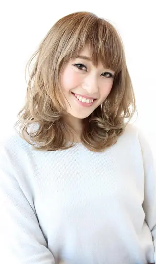 カラー 🌹ハッシュカット、 レイヤー韓国ヘア🌹のヘアスタイル