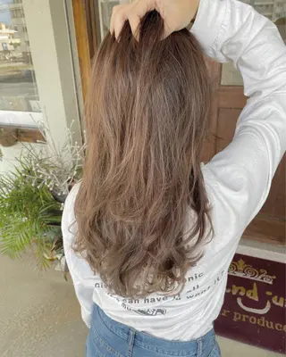 ミディアム カラー grand juteのヘアスタイル